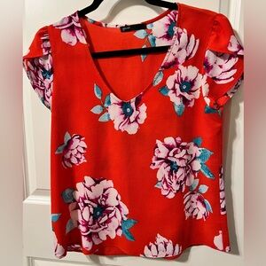 Gibson Red Flutter Sleeve Graphic Blouse